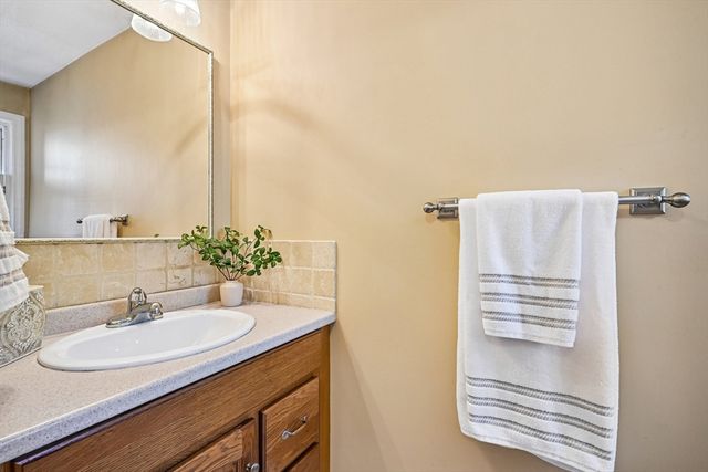 6 Briarwood Dr, Danvers, MA 01923