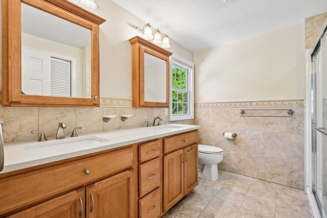 6 Briarwood Dr, Danvers, MA 01923