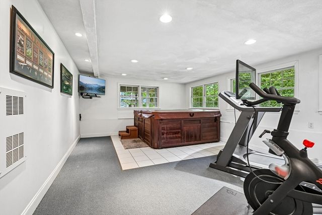 6 Briarwood Dr, Danvers, MA 01923