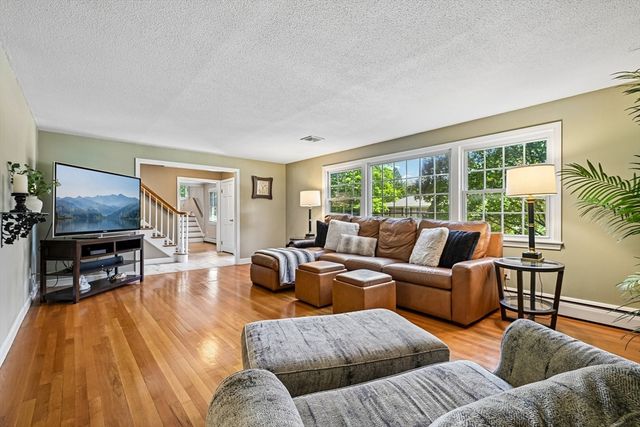 6 Briarwood Dr, Danvers, MA 01923