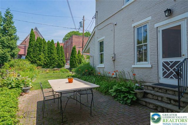 39 East Wall Street, Bethlehem City, PA 18018