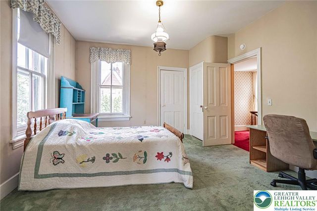 39 East Wall Street, Bethlehem City, PA 18018