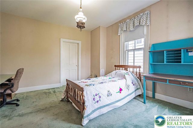 39 East Wall Street, Bethlehem City, PA 18018