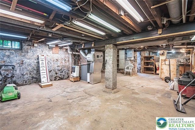 39 East Wall Street, Bethlehem City, PA 18018
