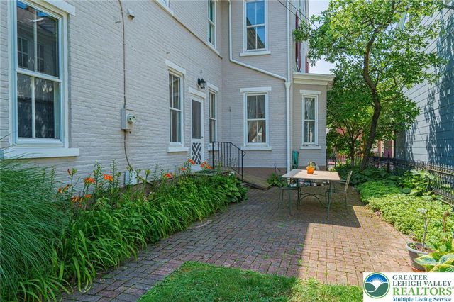 39 East Wall Street, Bethlehem City, PA 18018