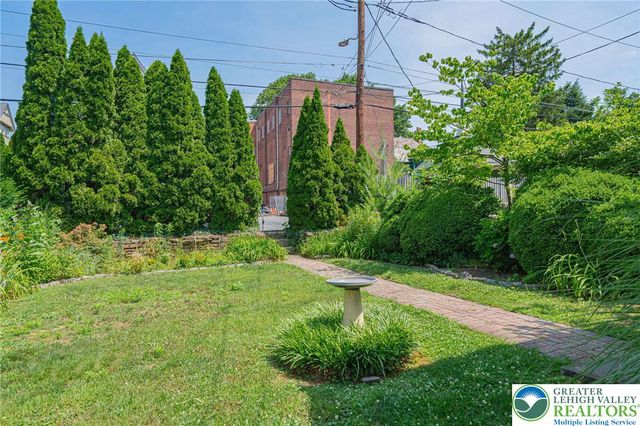 39 East Wall Street, Bethlehem City, PA 18018