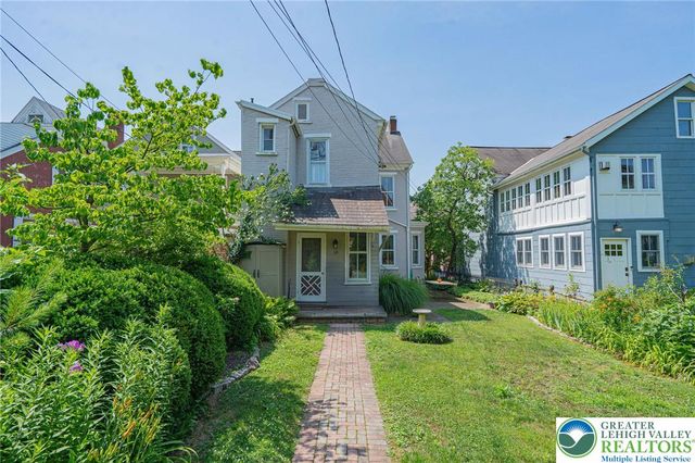 39 East Wall Street, Bethlehem City, PA 18018
