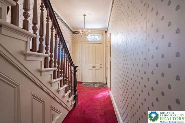 39 East Wall Street, Bethlehem City, PA 18018