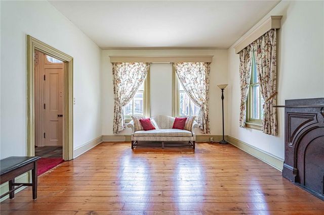 39 East Wall Street, Bethlehem City, PA 18018