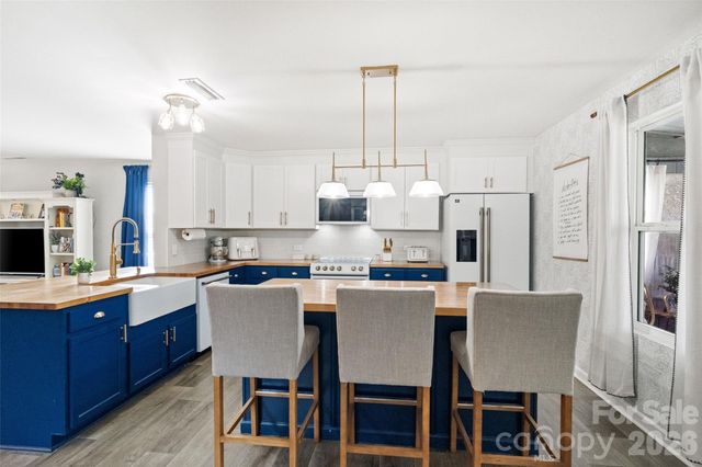 1525 Cazador Lane, York, SC 29745