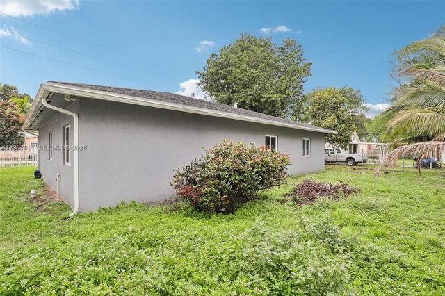 2317 NW 87th St, Miami, FL 33147