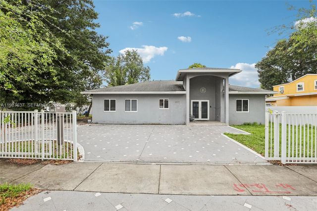 2317 NW 87th St, Miami, FL 33147