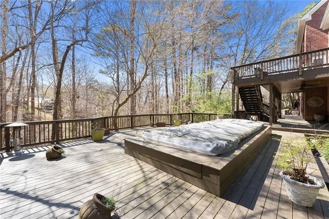 4140 River Bluf Run Way, Suwanee, GA 30024