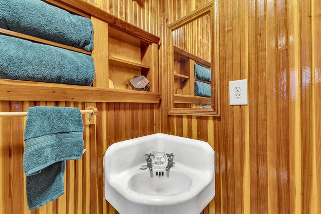 54865 Strong Dr, Idyllwild, CA 92549