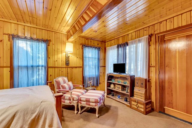 54865 Strong Dr, Idyllwild, CA 92549