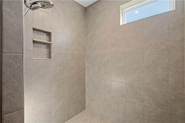 220 BRIDLE LANE, Chartiers, PA 15301