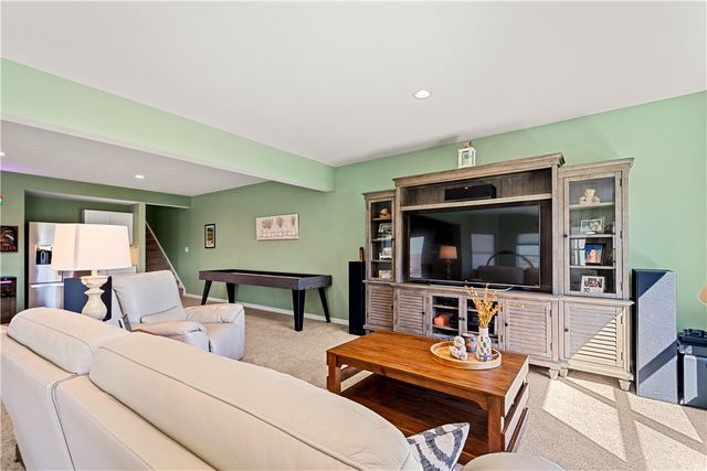 220 BRIDLE LANE, Chartiers, PA 15301