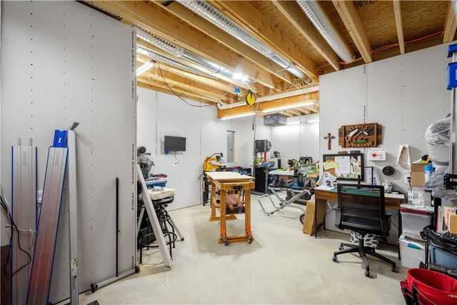 220 BRIDLE LANE, Chartiers, PA 15301