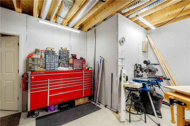 220 BRIDLE LANE, Chartiers, PA 15301