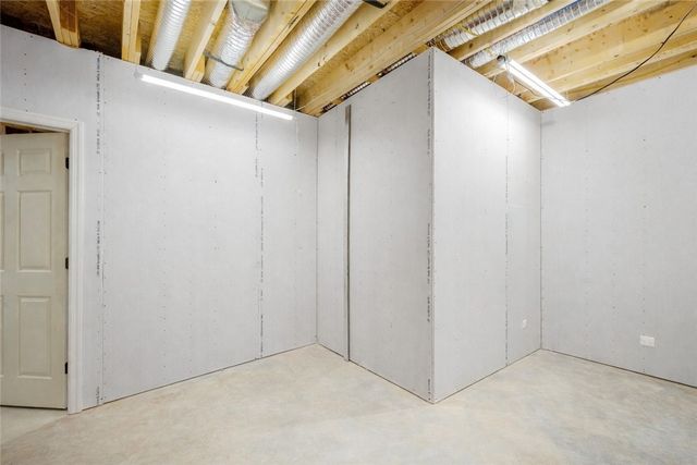 220 BRIDLE LANE, Chartiers, PA 15301