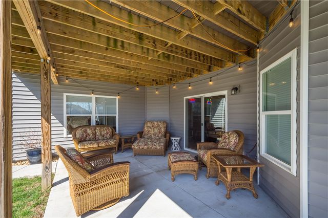 220 BRIDLE LANE, Chartiers, PA 15301