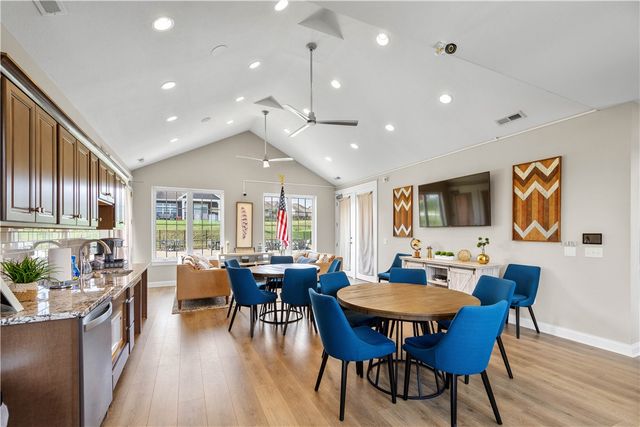 220 BRIDLE LANE, Chartiers, PA 15301