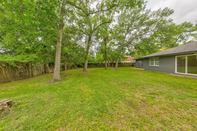 2110 Pecan Street, Dickinson, TX 77539