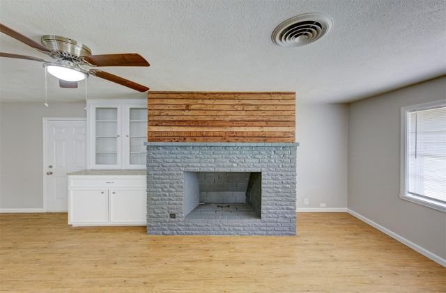 2110 Pecan Street, Dickinson, TX 77539