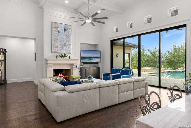 108 PEACH SPGS, Boerne, TX 78006
