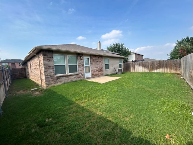 1828 Shasta View Drive, Fort Worth, TX 76247