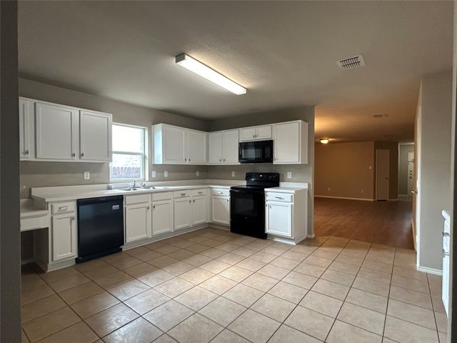 1828 Shasta View Drive, Fort Worth, TX 76247