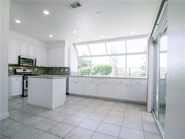 25035 Eaton Lane, Laguna Niguel, CA 92677