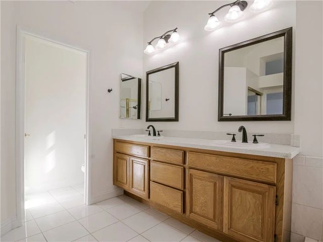 25035 Eaton Lane, Laguna Niguel, CA 92677