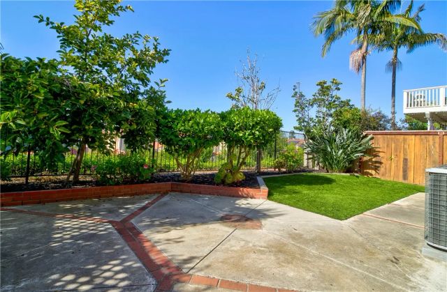 25035 Eaton Lane, Laguna Niguel, CA 92677