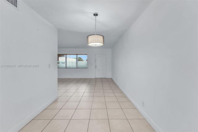 1450 NE 170th St 211, North Miami Beach, FL 33162