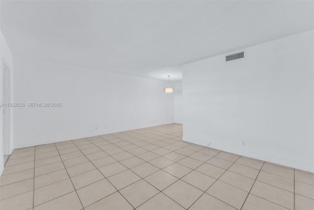 1450 NE 170th St 211, North Miami Beach, FL 33162