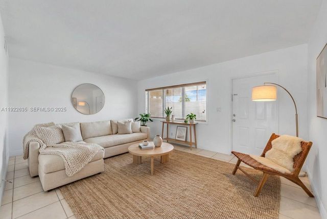 1450 NE 170th St 211, North Miami Beach, FL 33162