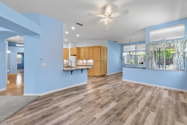 8583 Almond Bluff Ct, Orangevale, CA 95662