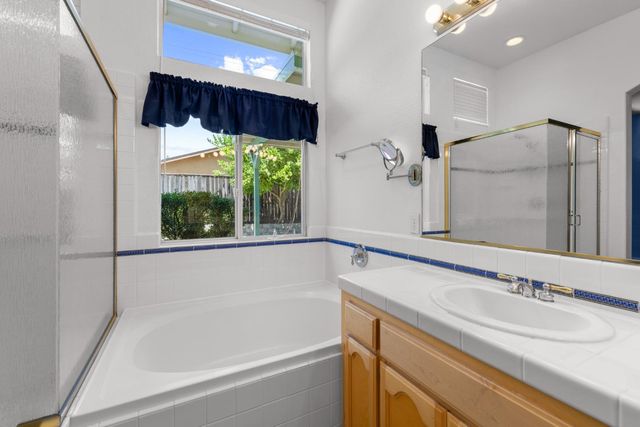 8583 Almond Bluff Ct, Orangevale, CA 95662