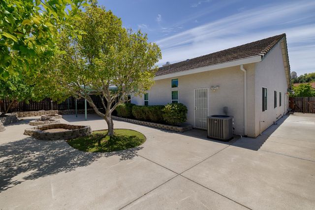 8583 Almond Bluff Ct, Orangevale, CA 95662