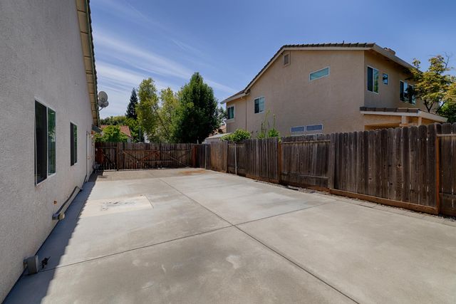8583 Almond Bluff Ct, Orangevale, CA 95662