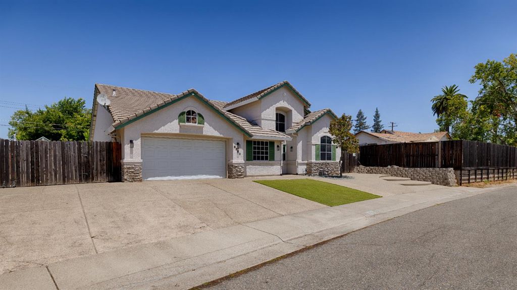 8583 Almond Bluff Ct, Orangevale, CA 95662