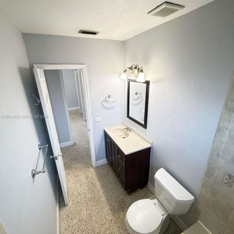 45 NW 45th Ave 45, Miami, FL 33126