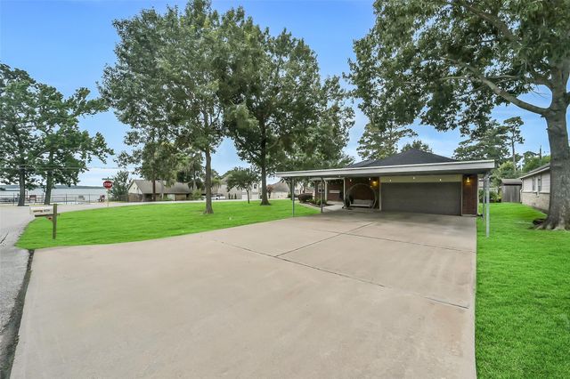 18403 Bluffview Drive, Crosby, TX 77532