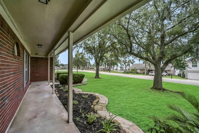 18403 Bluffview Drive, Crosby, TX 77532