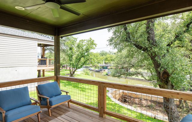 302 Castlehigh DR, Granite Shoals, TX 78654