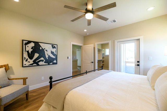 302 Castlehigh DR, Granite Shoals, TX 78654