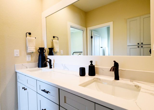 302 Castlehigh DR, Granite Shoals, TX 78654