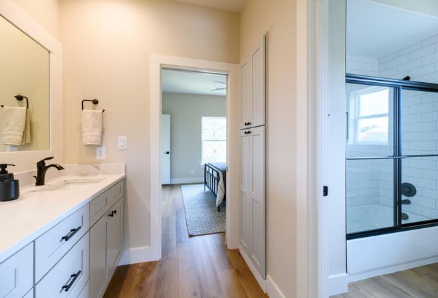 302 Castlehigh DR, Granite Shoals, TX 78654