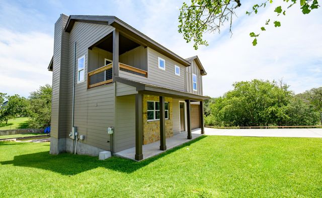 302 Castlehigh DR, Granite Shoals, TX 78654